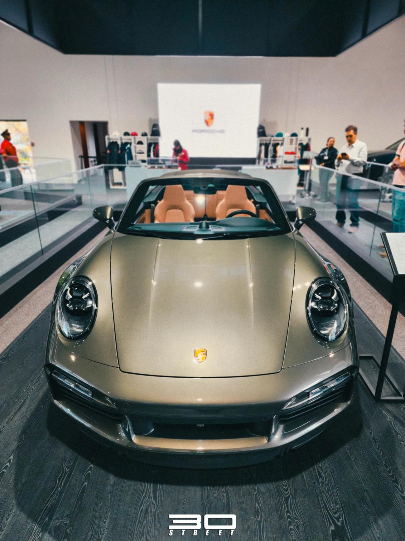 Porsche 911 Turbo S Cabriolet 